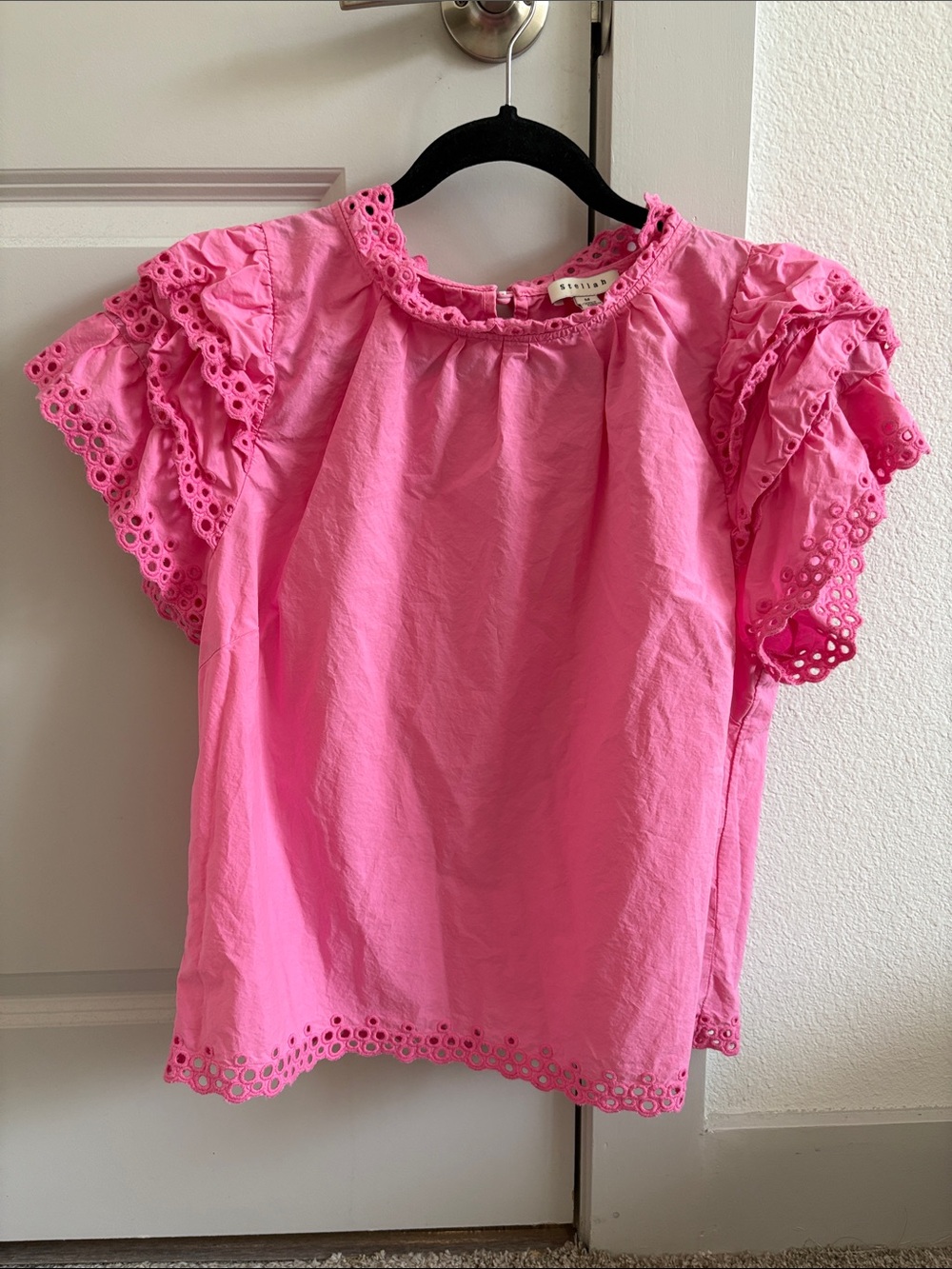 Woman’s Eyelet Ruffle Sleeve Top - Pink